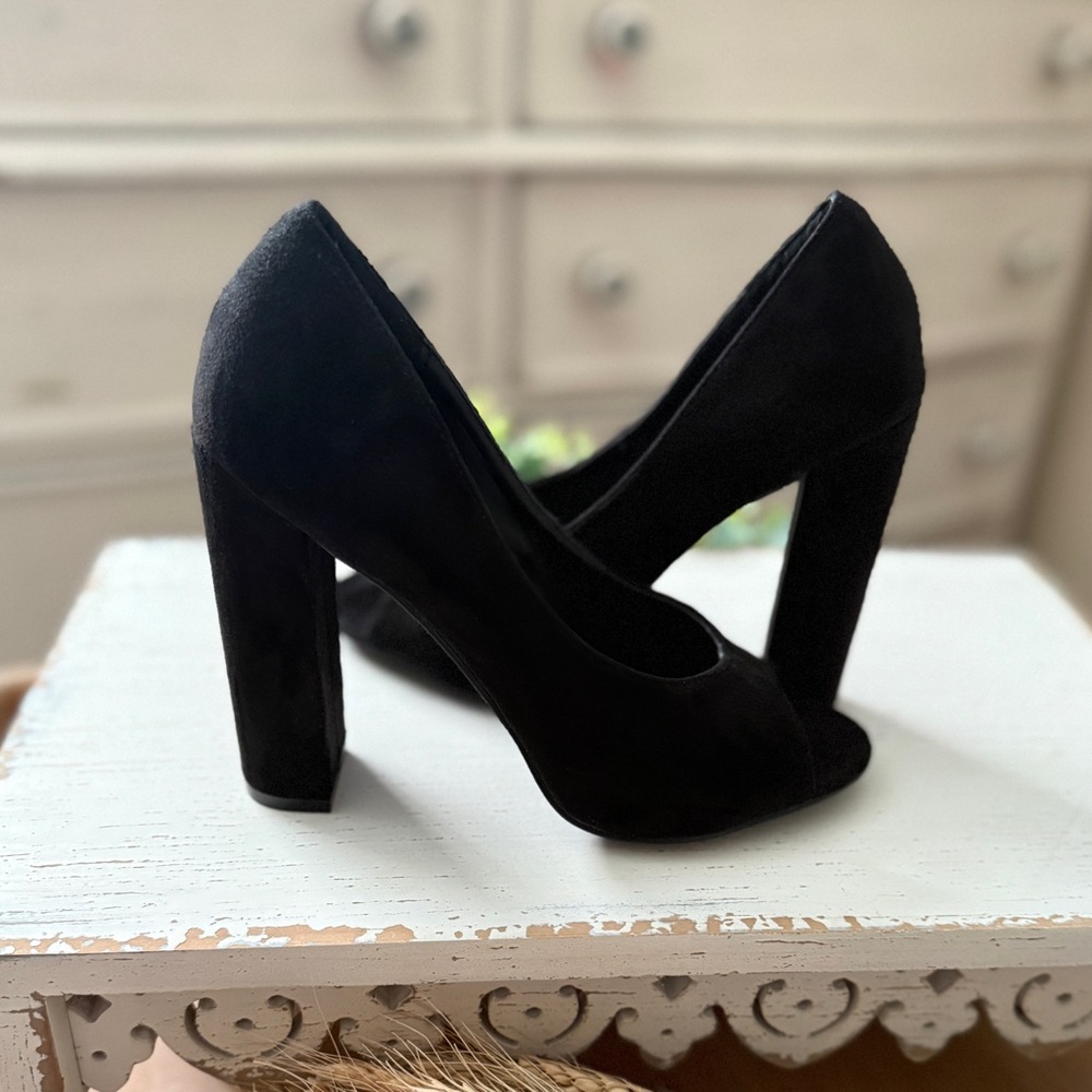 Michael Antonio Faux Suede Open Toe Pumps - Picture 3 of 7